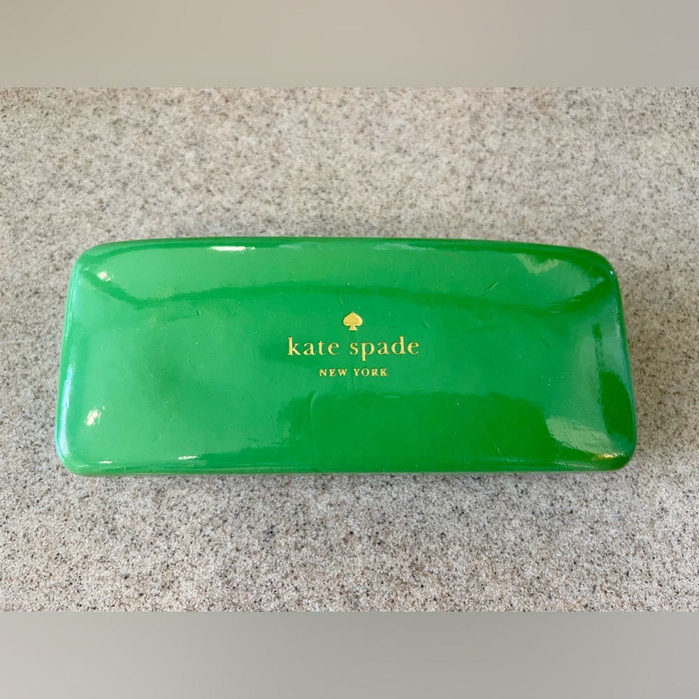 Kate Spade sunglasses/glasses case with cleaning cloth